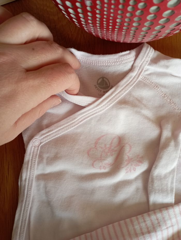 Lot de 3 bodies taille 1 mois en très bon état Cadet Rousselle, Petit Bateau ⛵ et Gémo - photo numéro 3