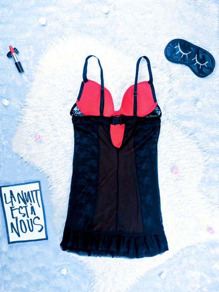Nuisette en dentelle noire et rouge- T.S ou T.36 🖤 - photo numéro 2
