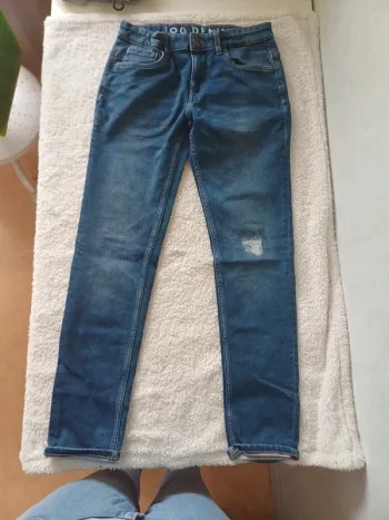 Jean taille réglable aspect genou recousu