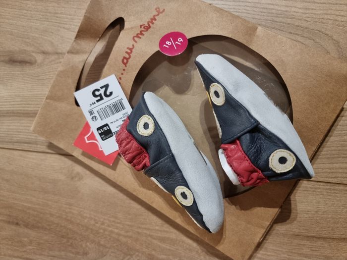 Chaussons/chaussures bébé 1ers pas en cuir 18/19 neuf - photo numéro 4