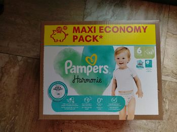 Couches Pampers neuves