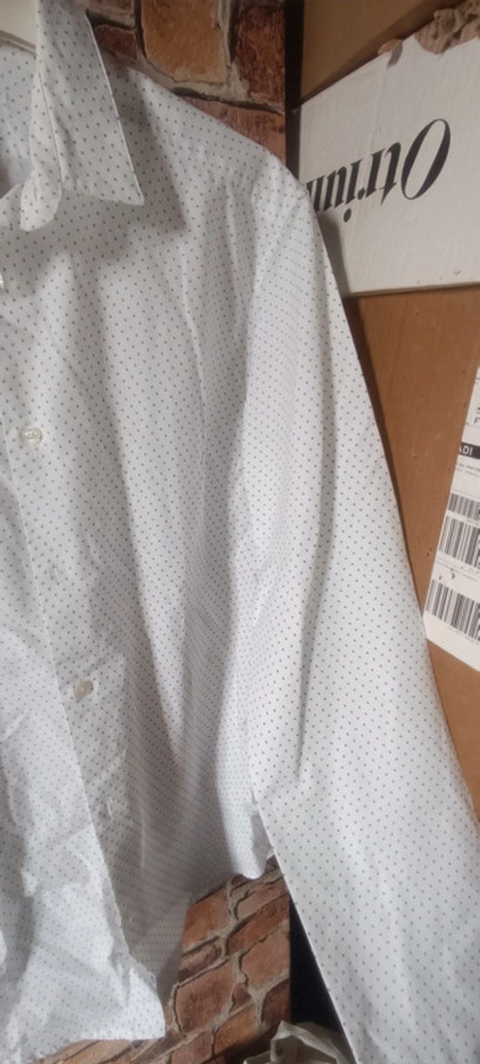 Chemise blanche avec motifs bleus - photo numéro 3