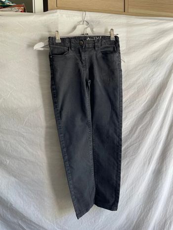 Jeans 10 ans tape à l’œil