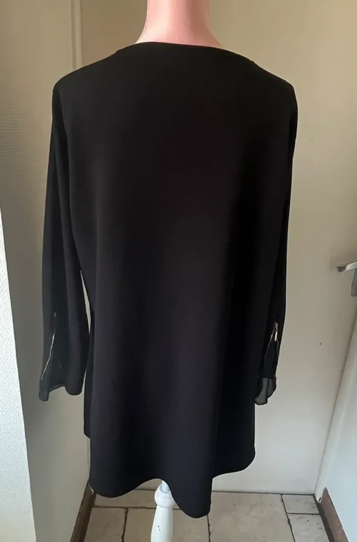 Haut taille 40/42 noir 2W Paris très bon état - photo numéro 3