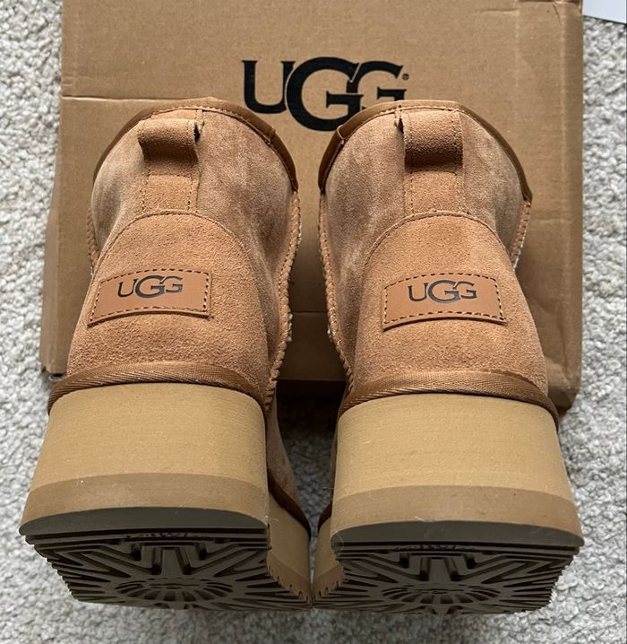 Bottines UGG Classic Mini Platform - Taille 38 - Neuves - photo numéro 6