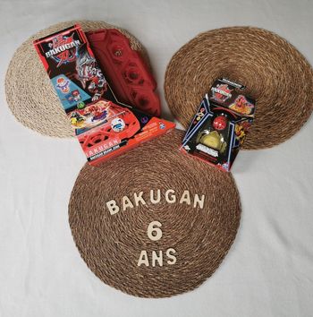 bakugan, lot de 2 articles, brawl zone et special attack dragonoid, détails dans le déscriptif
