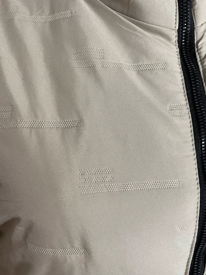 Blouson beige femme – Taille M – Motifs ton sur ton – Parfait état - photo numéro 3