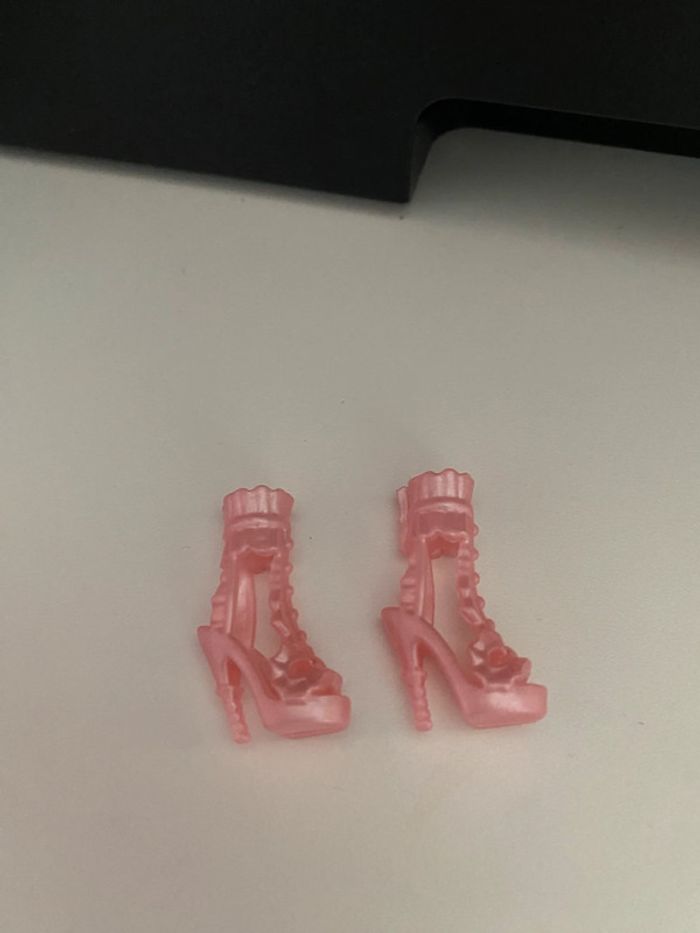 Chaussures à talons rose pour poupée Barbie - photo numéro 3