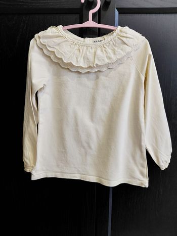 T-shirt manches longues beige à col claudine broderie et dentelles Kiabi taille 3ans 36mois 97cm