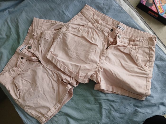 2 shorts rose 12 ans