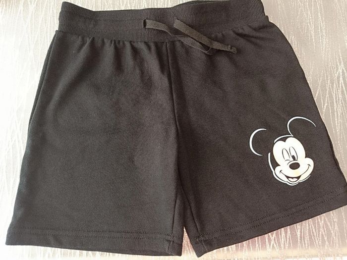 Short Mickey Mouseđź–¤8-10ansđź–¤