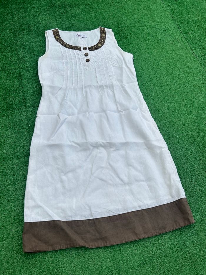 Robe en lin blanche Armand Thiery M 38 col bijoux - photo numéro 2