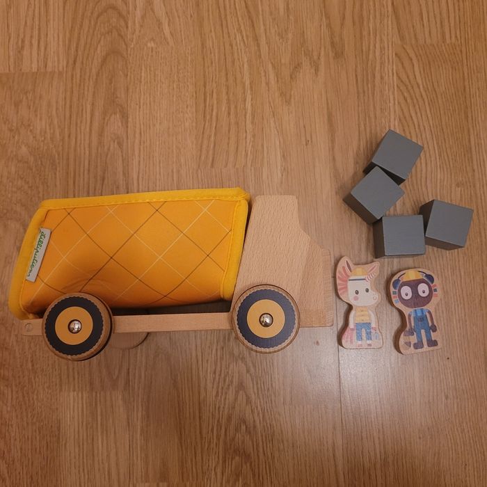 camion en bois - photo numéro 2