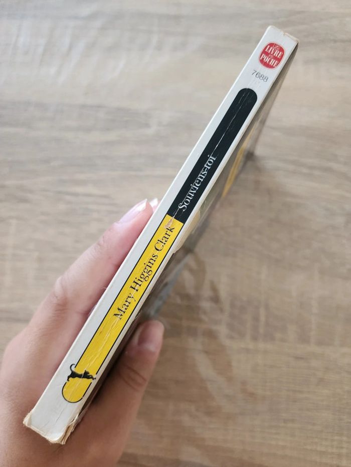 Livre de poche "souviens-toi" de Mary Higgins Clark - photo numéro 3