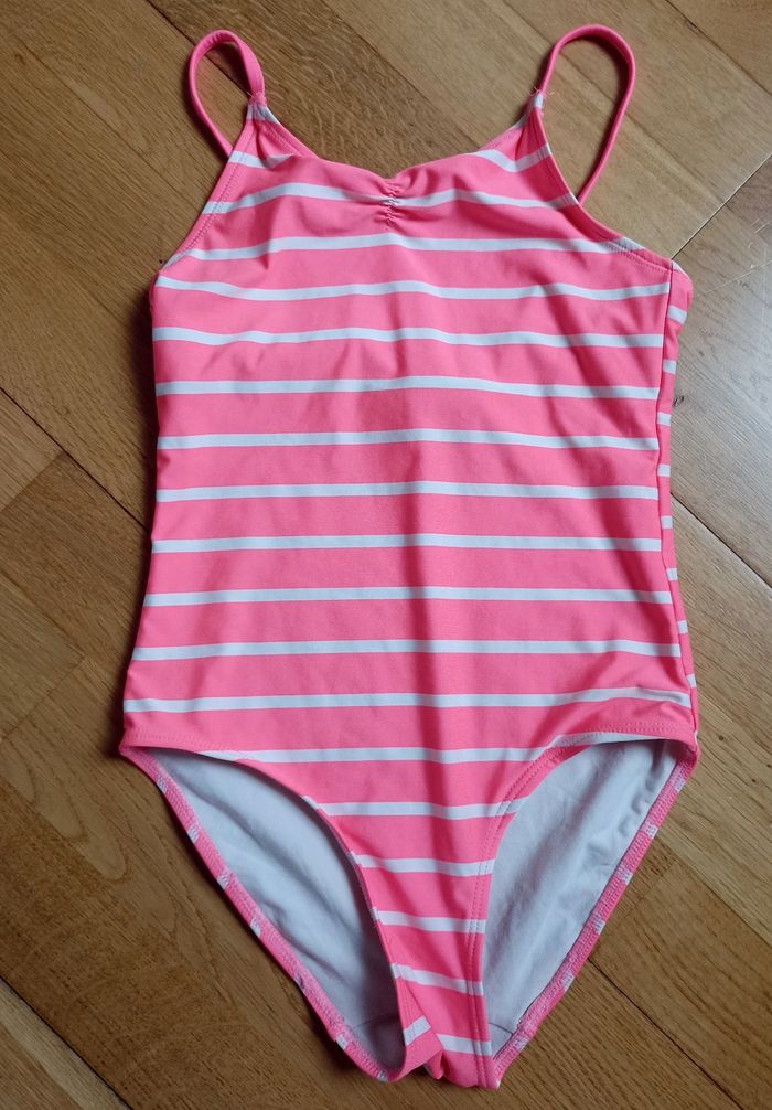 Maillot de bain fille 6/8 ans