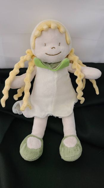 Poupée BABY NAT  doudou robe blanche cheveux blond