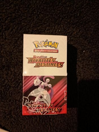 Pokémon Demi Display Rivalités Destinées – 18 boosters FR (petit défaut)