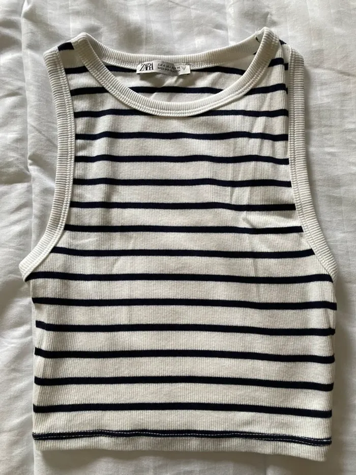Très beau top court noir et blanc || Zara || taille EUR S || quasiment neuf