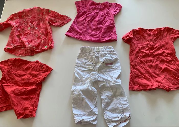 Lot pantalon/pantacourt et hauts 18 mois été - photo numéro 2