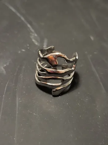 Bague en acier inoxydable avec arabesque