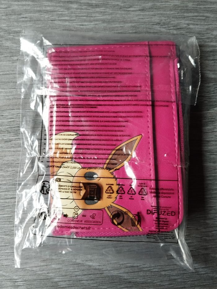 Pokémon : Evoli Porte-Cartes Fushia - photo numéro 2