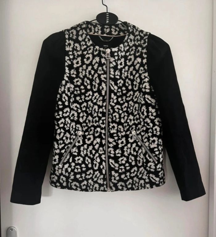 Veste imprimée noire et blanche MANGO – Taille M