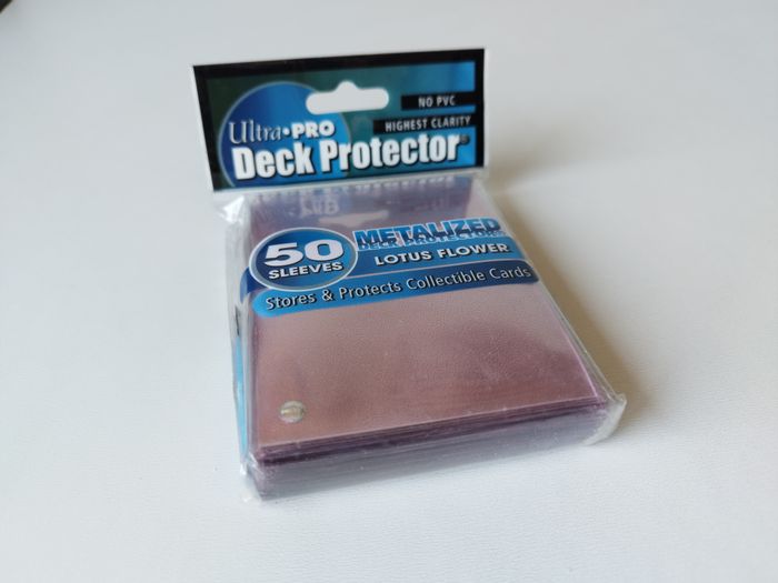 Pack de 50 pochettes/sleeves Ultra PRO Metalized Lotus flower taille standard - photo numéro 2