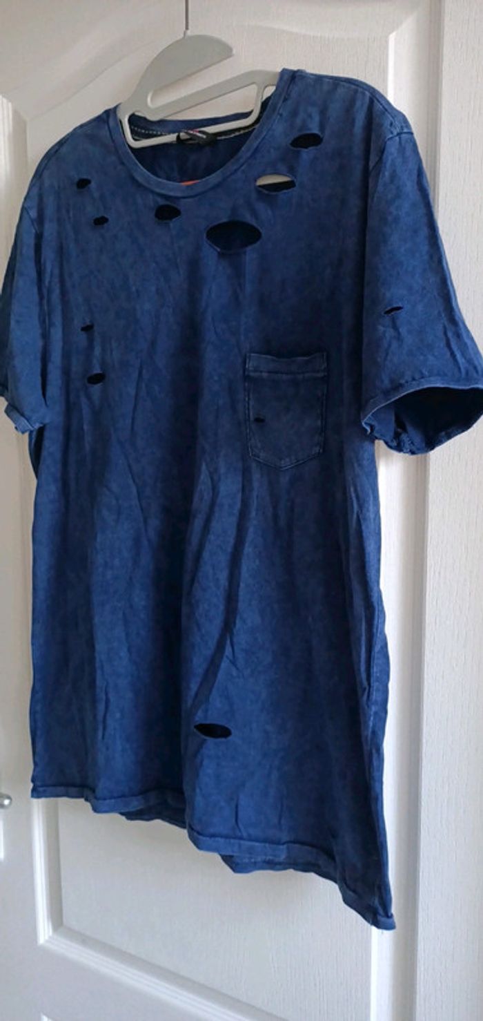 Tee-shirt craqué taille L - photo numéro 3