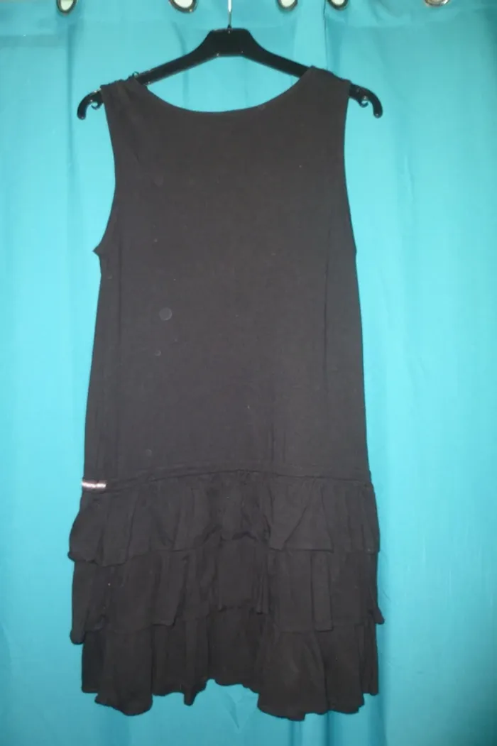 jolie robe noir bas volant In extenso taille 42/44 genou - photo numéro 2