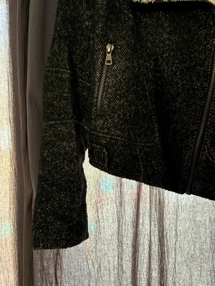 Manteau avec fourrure à l’intérieur - photo numéro 2