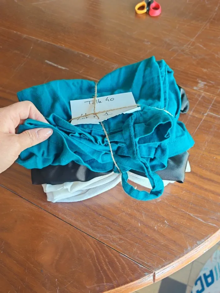 Lot n°1: vêtement taille 40