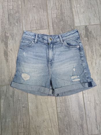 Short en jean .