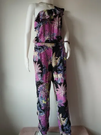 Combinaison épaule dénudée taille 40