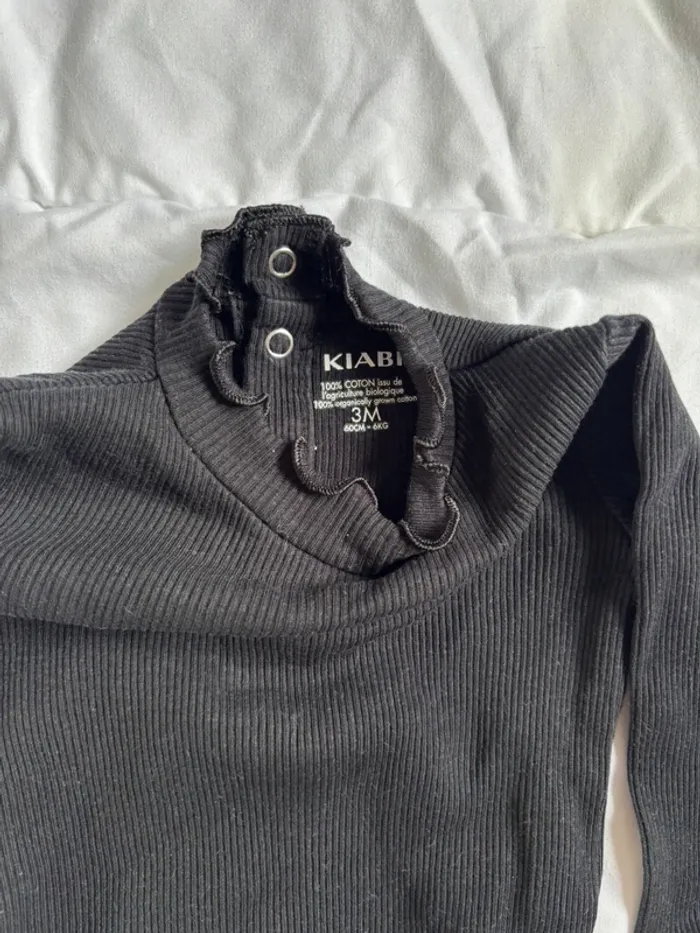 Pull noir - photo numéro 3