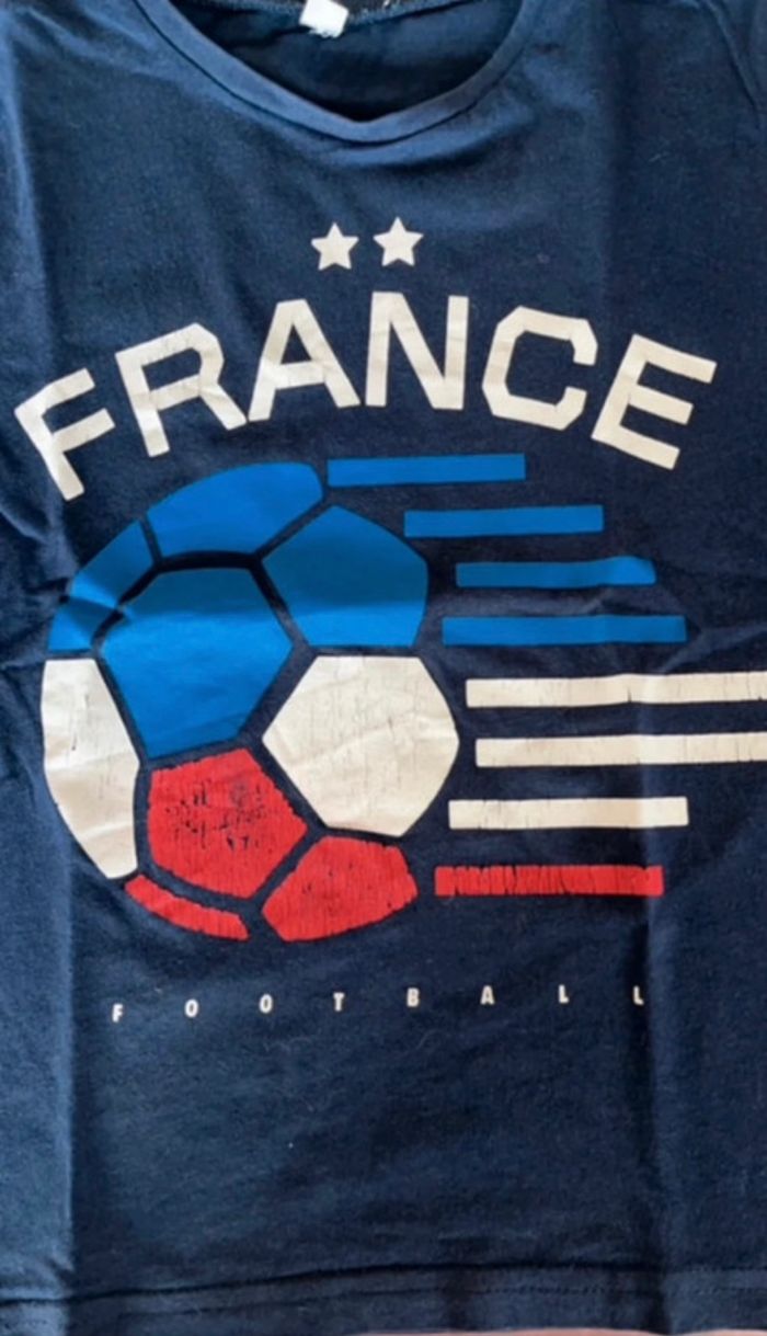 Tee-shirt garçon France 2 étoiles 8 ans bleu marine | Très bon état - photo numéro 3