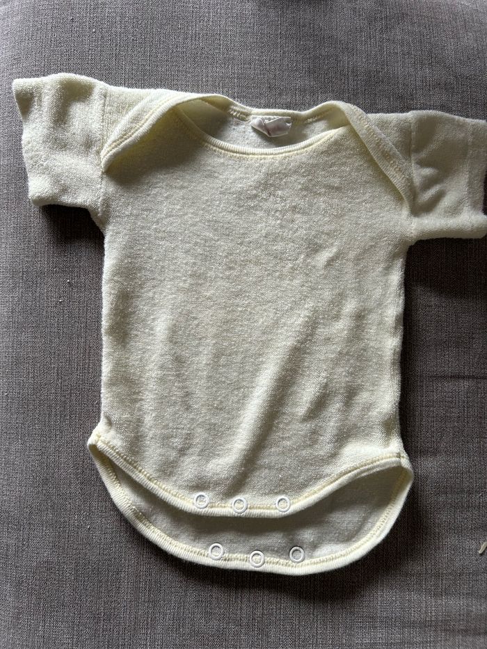 Body jaune pastel 3 mois