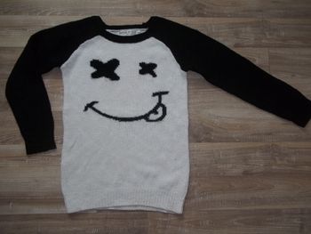 Pull (2) noir blanc smiley Caprice de Fill 10 ans 