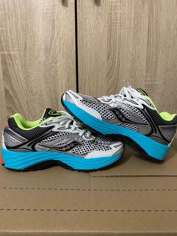 Chaussures saucony multisport - très bonne état 