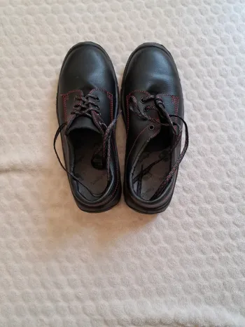 Chaussures de sécurité noires – Taille 41 – Quasi neuves