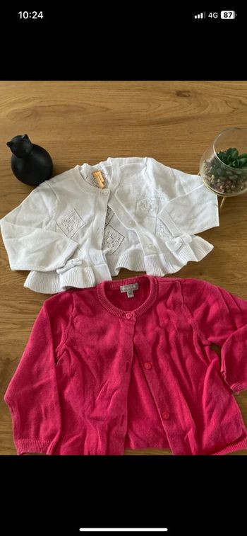 🤍Lot de 2 gilets bébé fille 12mois - blanc & rose framboise🤍