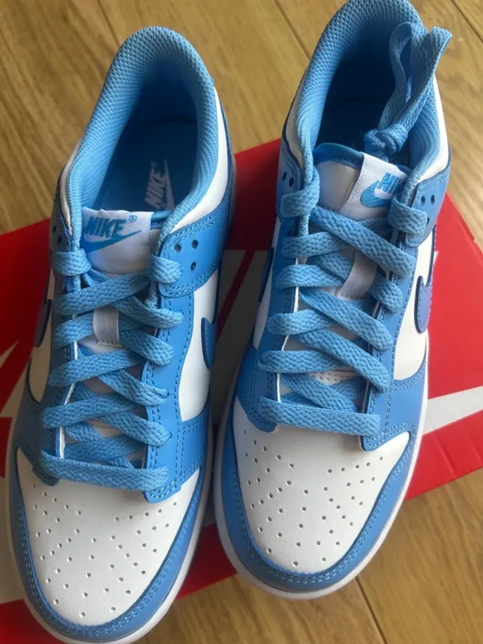 Nike Dunk Low GS White/University Blue – Pointure 38 – Neuf - photo numéro 2