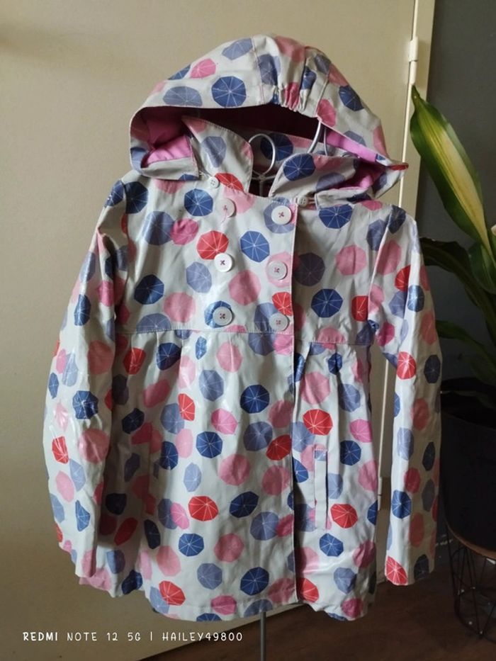 Imperméable DPAM motif parapluie  taille 8 ans