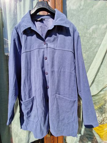 Jolie veste vintage jolie couleur et matière douce taille 50/52