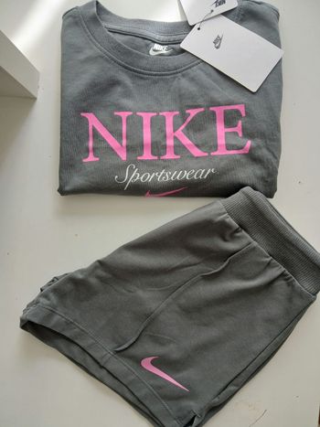 Ensemble nike