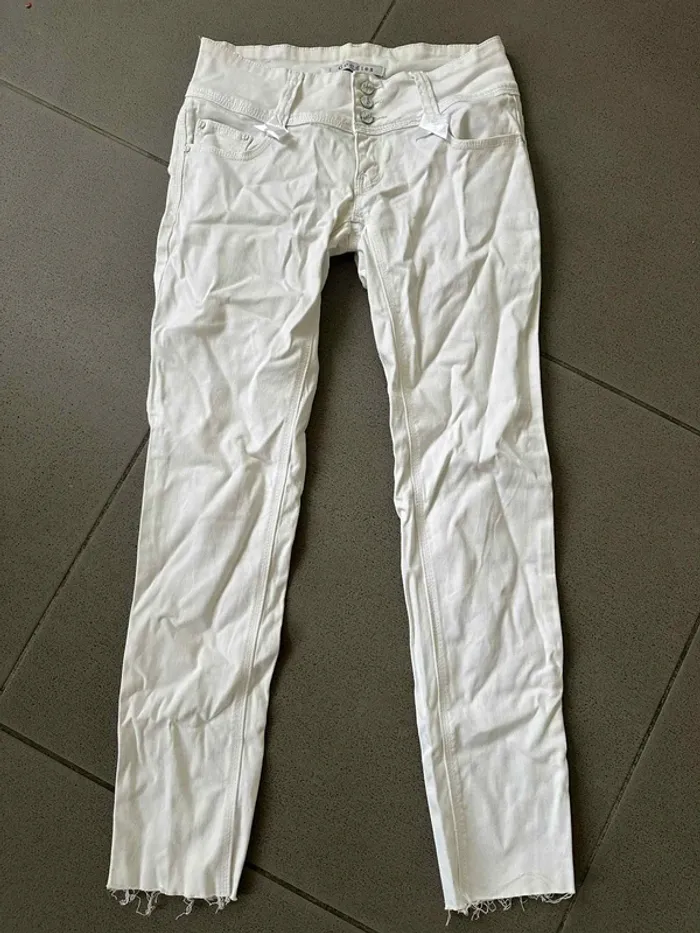 LOT 4 Jeans