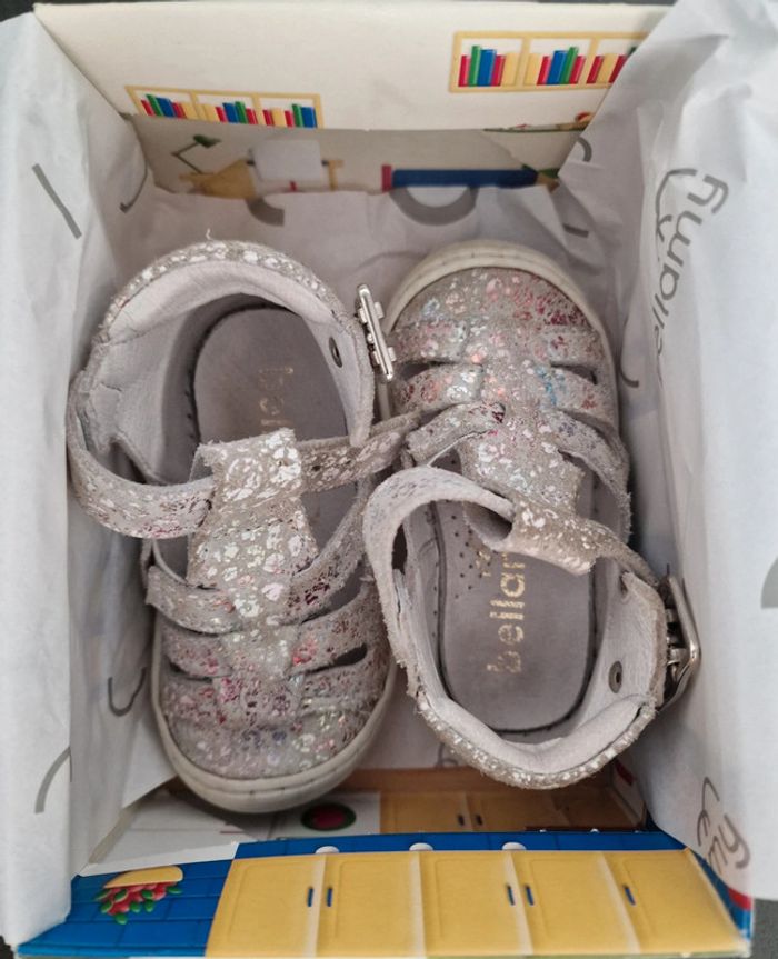 Chaussures 👟 1er pas babies T19 (BE avec défaut) - photo numéro 15