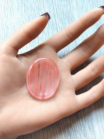 Pierre de soucis ou pierre de pouce en pierre véritable