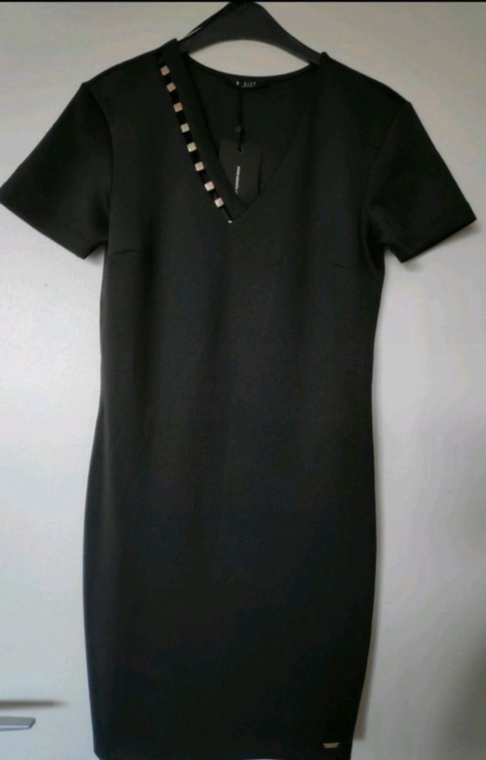 Robe noire L/40