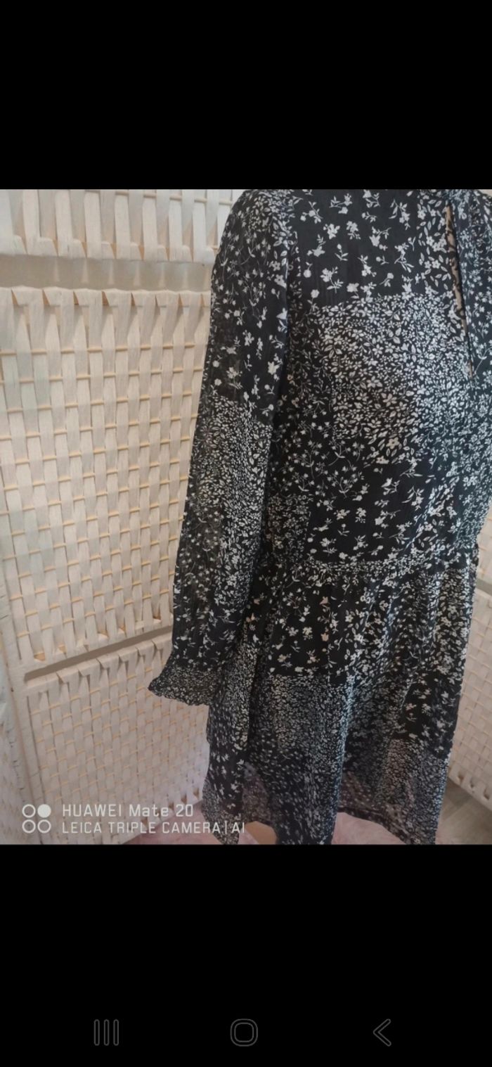 💕Jolie Robe Fleurie Noire & Blanche Bizzbee -femme Taille S /36  💕 - photo numéro 5