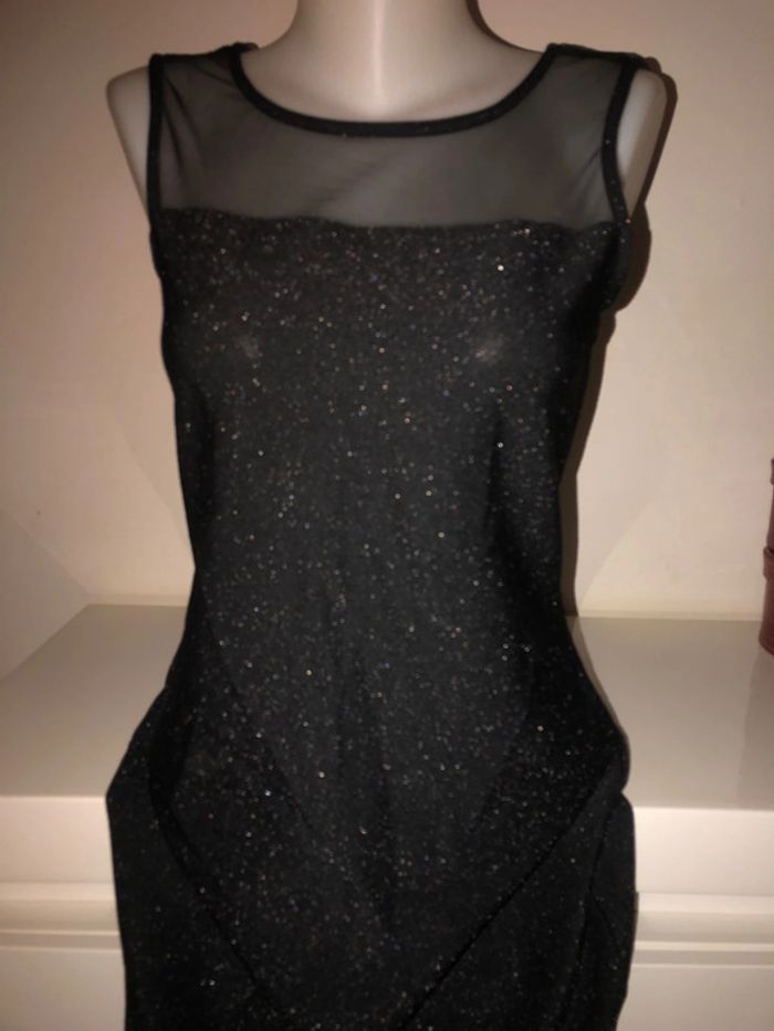 Robe noir scintillante